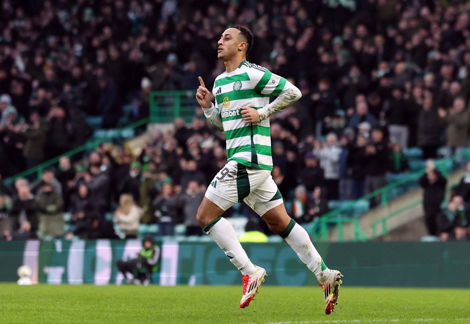 ‘It has helped’ &ndash; Adam Idah shares the ‘aggressive’ hobby that shaped him into a Celtic player