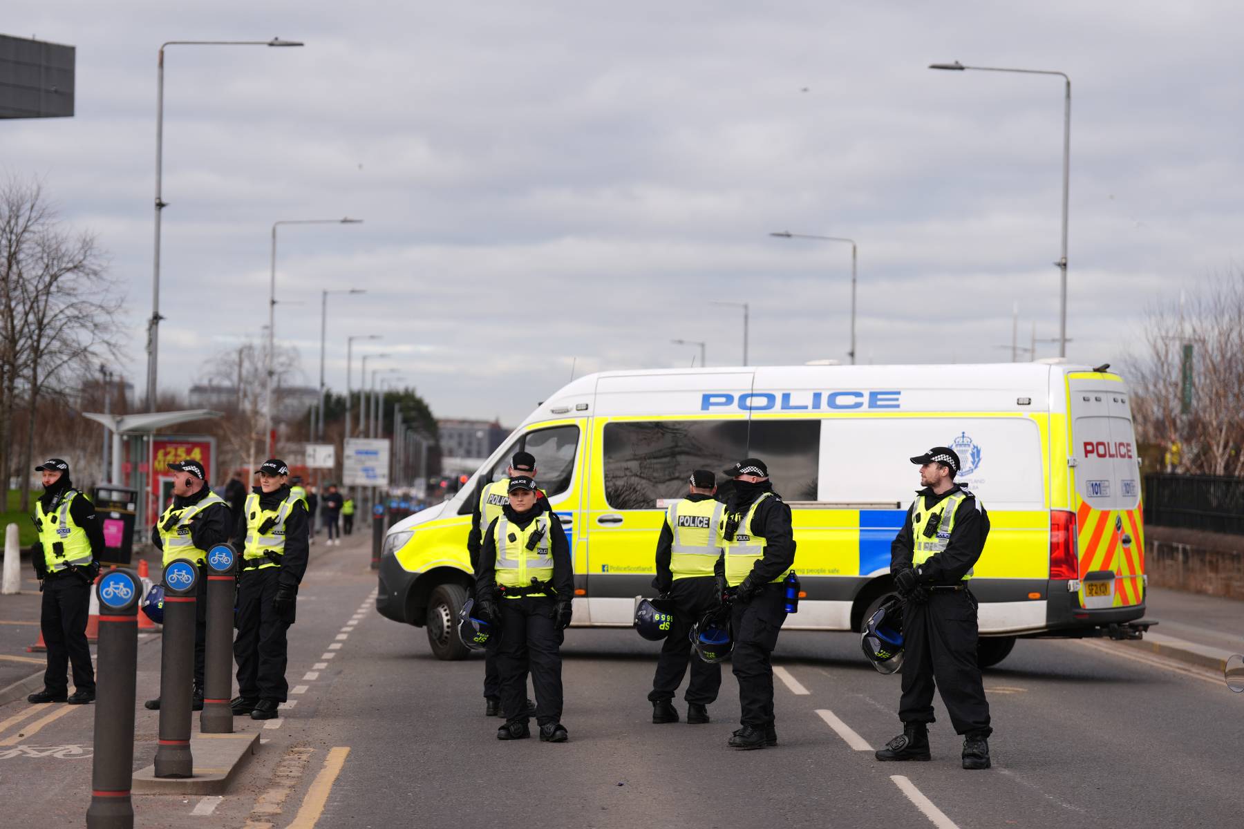 Hundreds of Celtic supporters ‘detained & refused access’ to Rangers clash