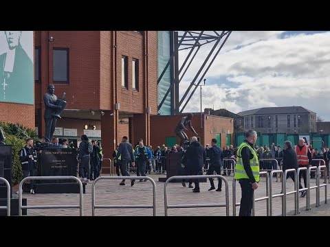 Rangers Team Bus Arrives At Celtic Park | Barry Ferguson, Allan Macgregor & All
