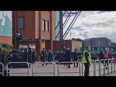 Rangers Team Bus Arrives At Celtic Park | Barry Ferguson, Allan Macgregor & All