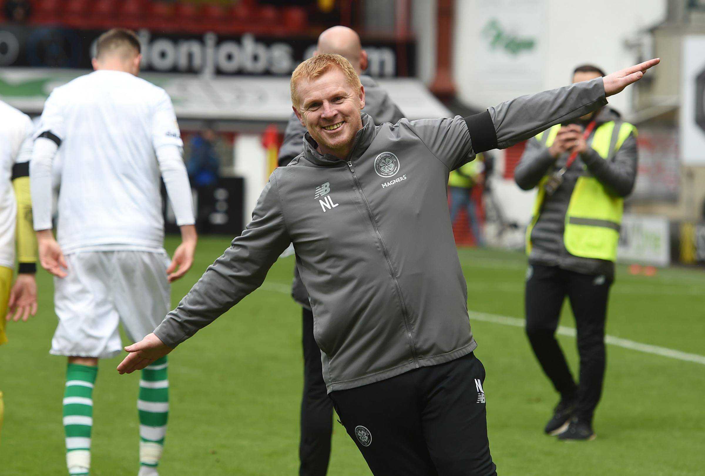 Dunfermline announce Celtic hero as manager &ndash; with a humorous nod to Heathrow Airport
