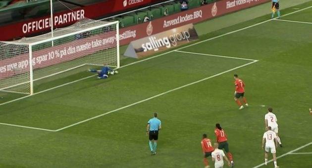 Video: Celtic’s Kasper Schmeichel saves Cristiano Ronaldo’s penalty