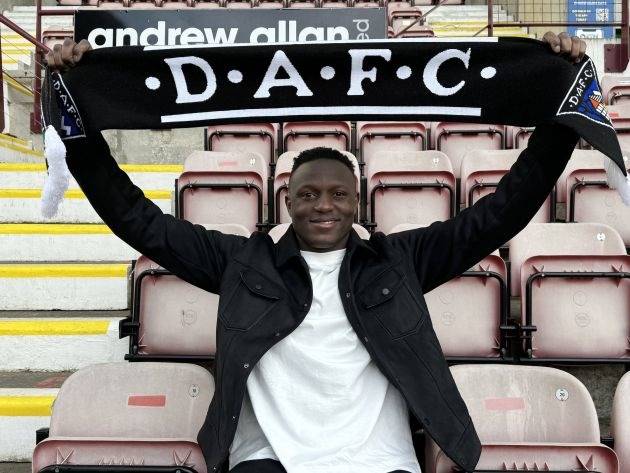 Video: Former Celtic hero given warm welcome on his return to Scottish Football