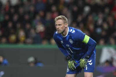 ‘It’s time to change’ – Ex-Arsenal hero slams Celtic keeper Kasper Schmeichel