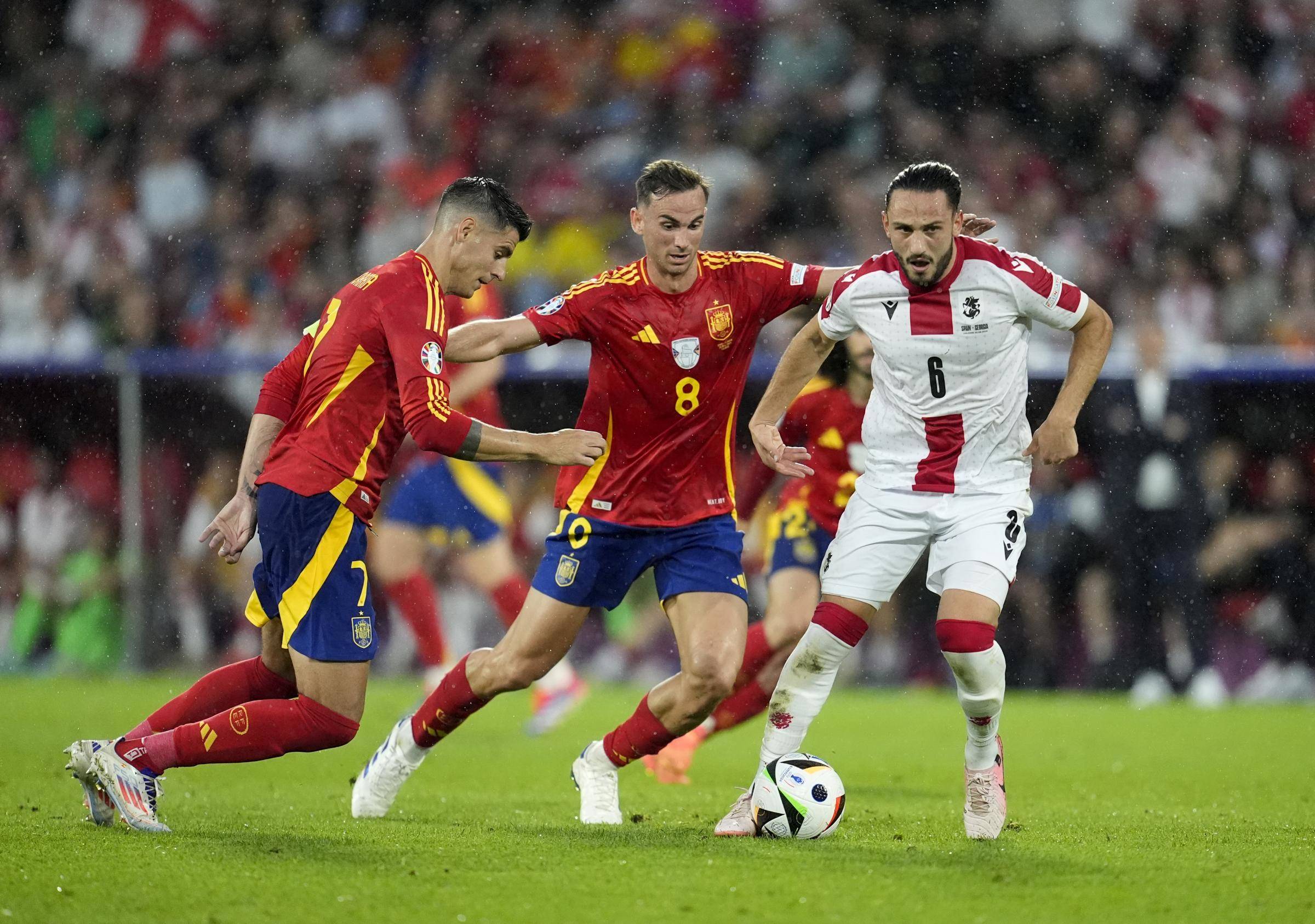 Celtic’s ‘late offer’ for La Liga 2 midfielder revealed after £5m deal goes through