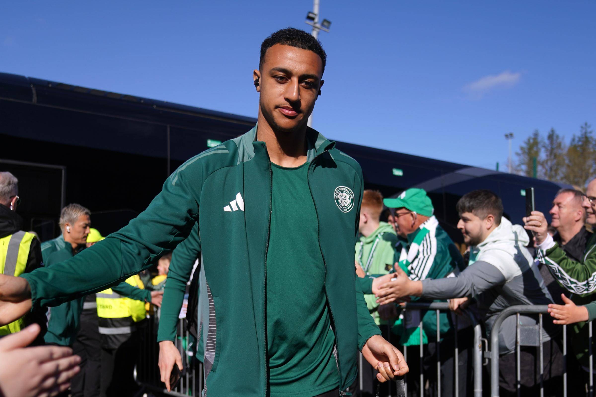 ‘Hurry up’ &ndash; Adam Idah issued form warning, told Celtic will sign another striker
