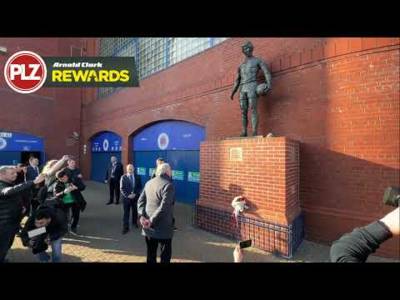 Athletic Bilbao legend lays flowers outside Ibrox ahead of Rangers Europa League clash
