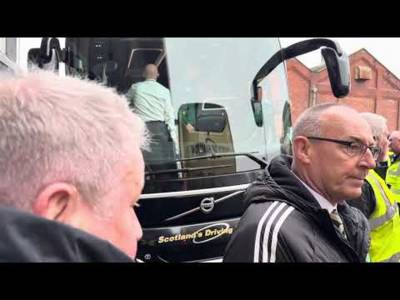 Celtic Team Bus Arriving Before the Dundee Untied V Celtic Game!!