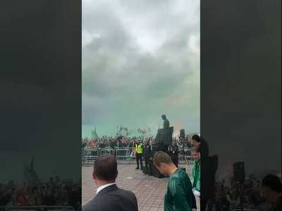 Kasper Schmeichel Title Celebrations Story #celticpark #celticfc #celticfans #spfl #55