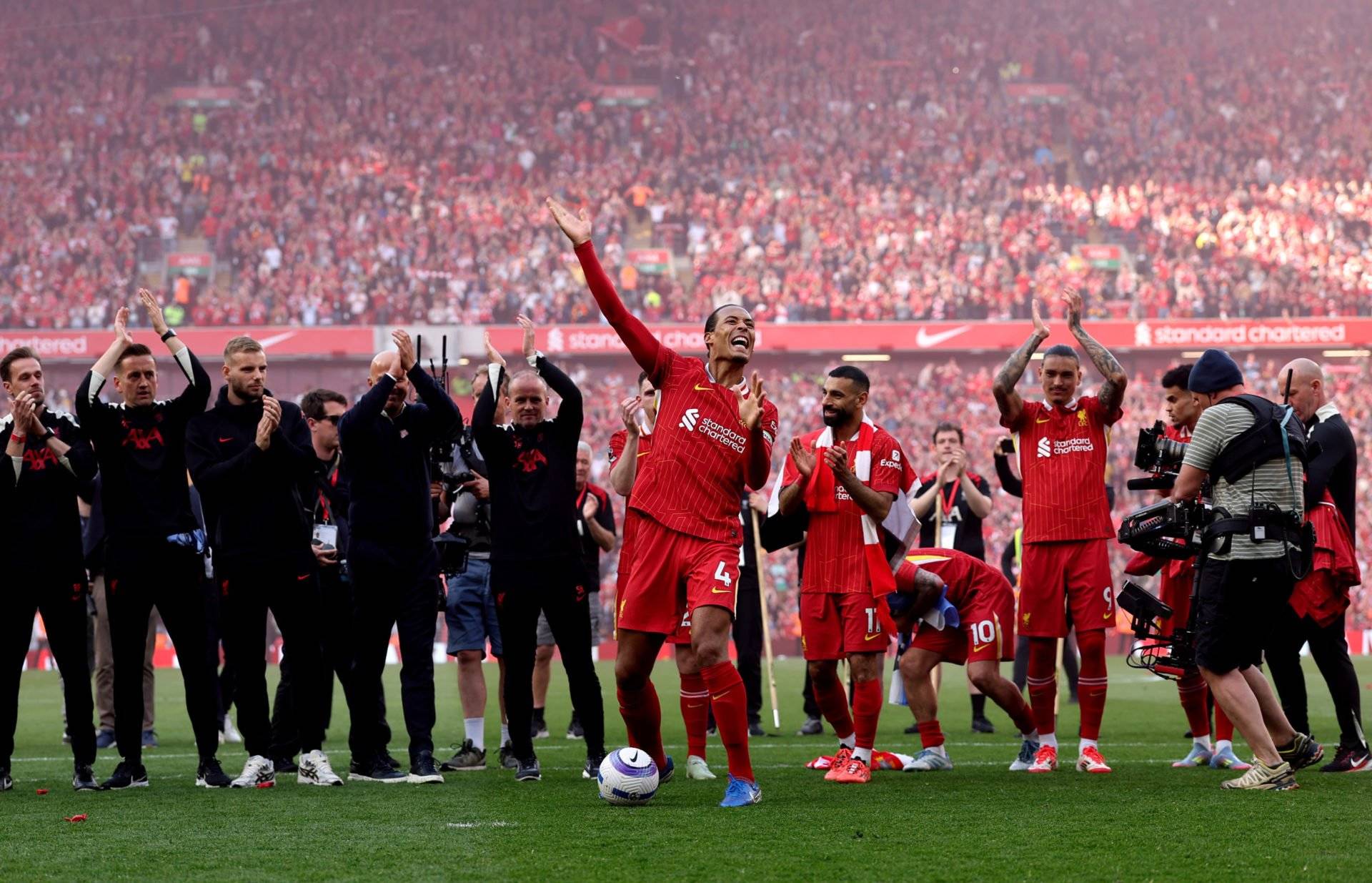 Jim White shares what Liverpool’s rivals have been told amid Celtic-Rangers ‘guard of honour’ debate