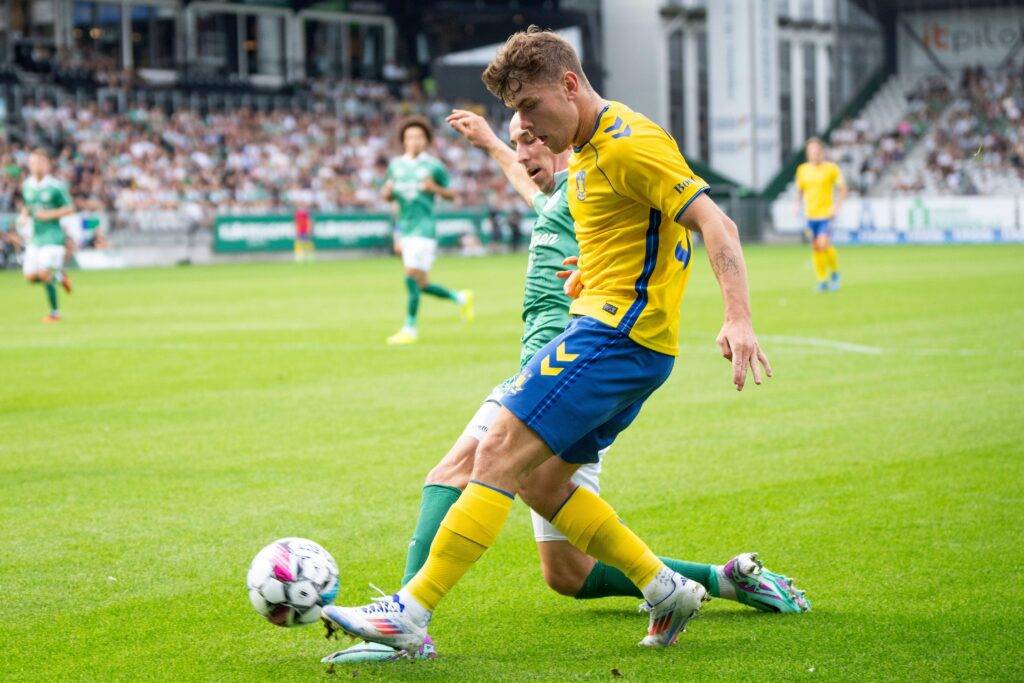 Celtic ‘Trying Hard’ to Land Summer Move for Striker – Report