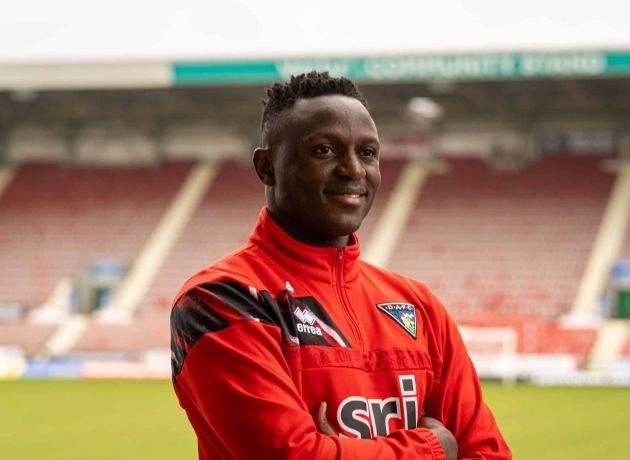 Video: Victor Wanyama surprises two young fans with a home visit