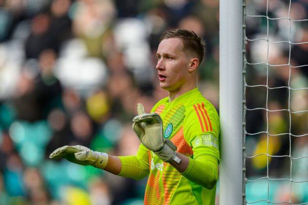 Brendan gives Sinisalo the gloves for Celtic’s Cup Final warm-up
