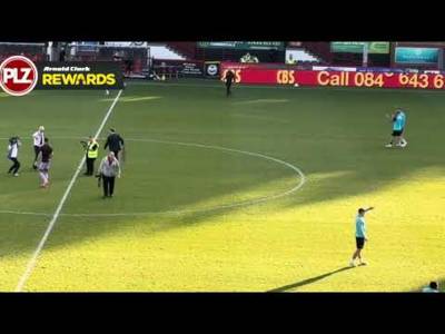 Thistle fans show their appreciation of Brian Graham.