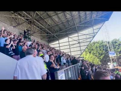 3,000 Dundee fans sing in the sun!