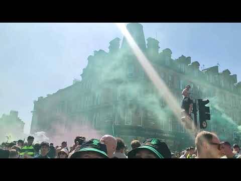 TROPHY DAY AT TRONGATE #celticfc #championsagain