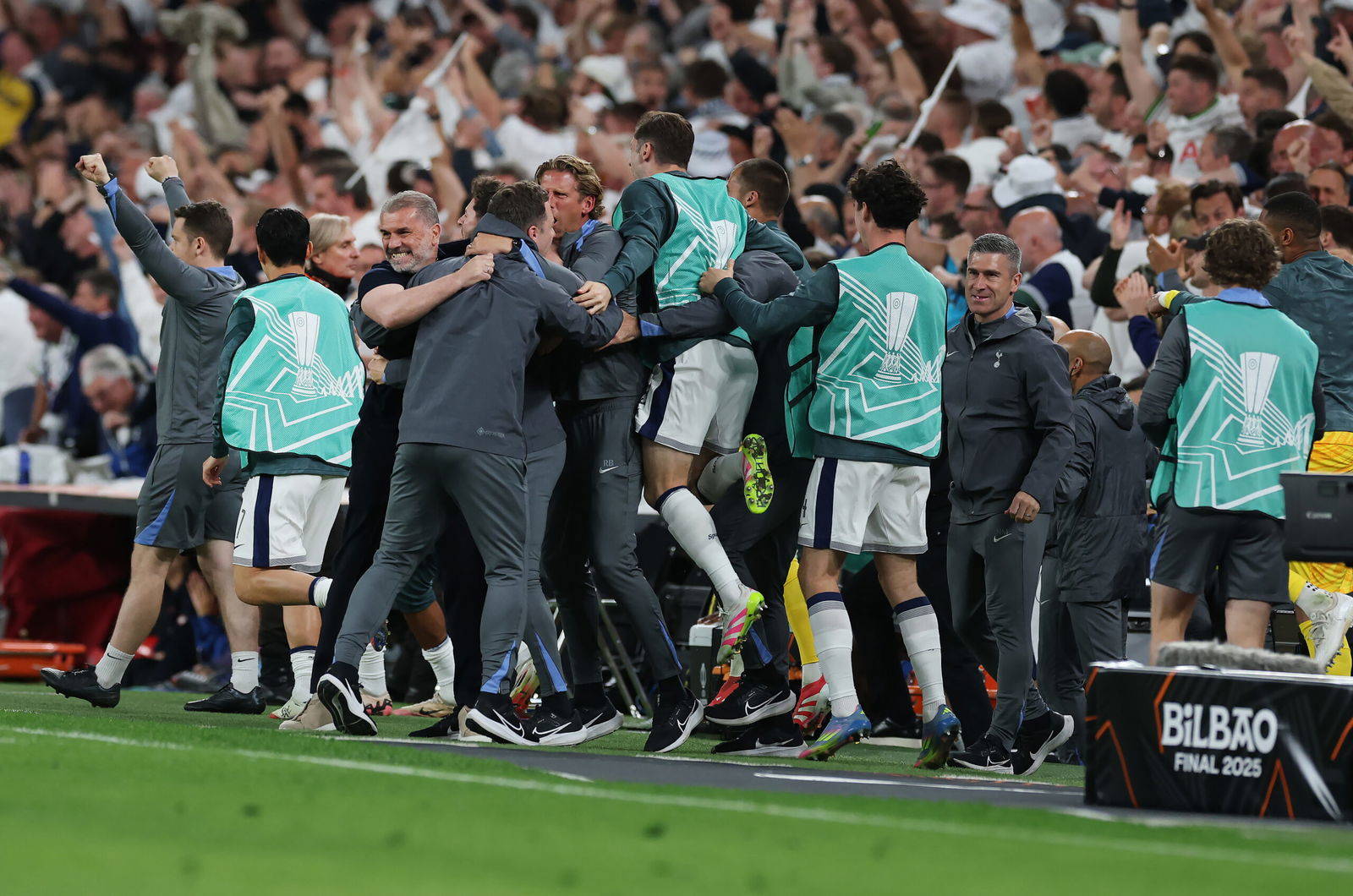 Ange Postecoglou shuts up the English clowns