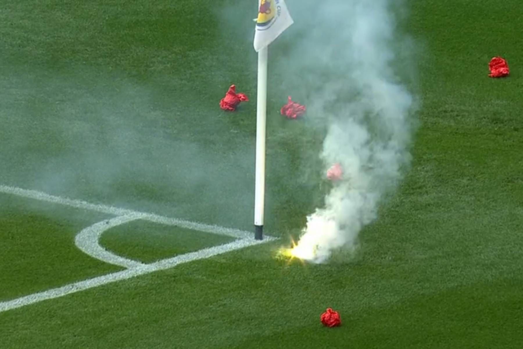 Aberdeen vs Celtic Scottish Cup final temporarily halted due to pyro on pitch