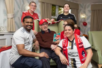 Emotional scenes as 1970 AFC legend and dementia sufferer relives ‘best ever day’ all over again