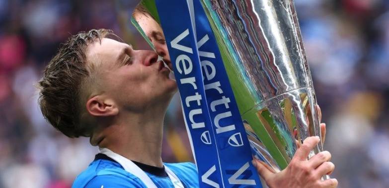 CELTIC TARGET £1m POSH BHOY