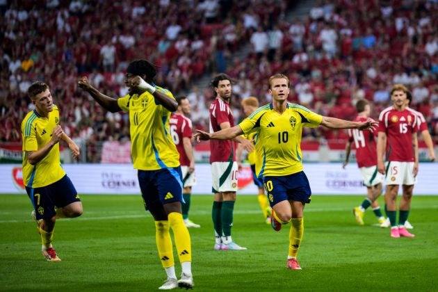 Celtic open talks with Swedish midfielder’s agent over £2m move