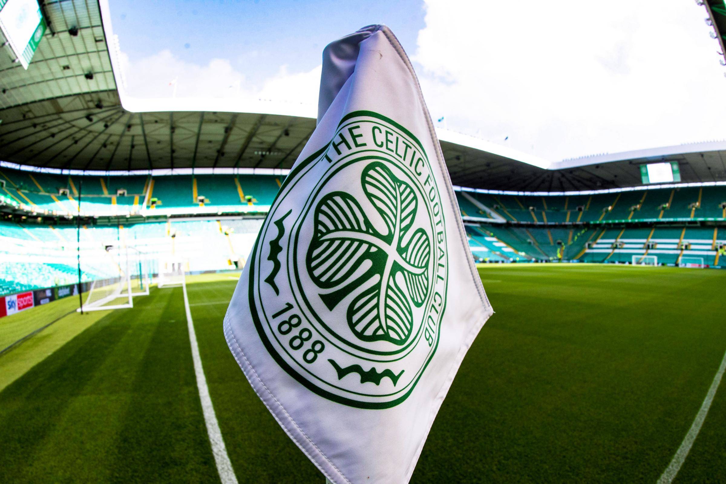 Highly-rated defender ‘on the verge’ of joining Celtic, could sign this weekend