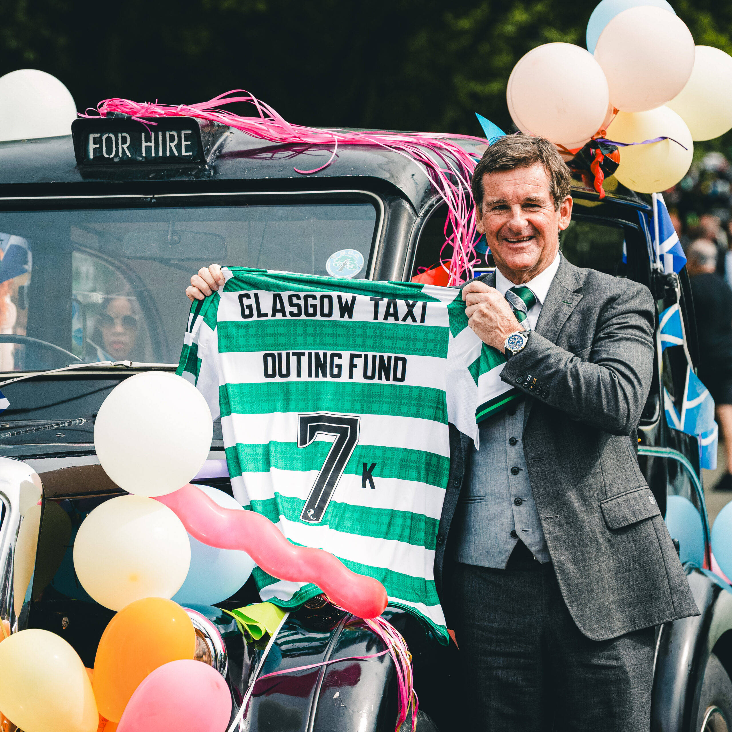 Celtic FC Foundation presents £7,000 donation to Troon Taxi Outing