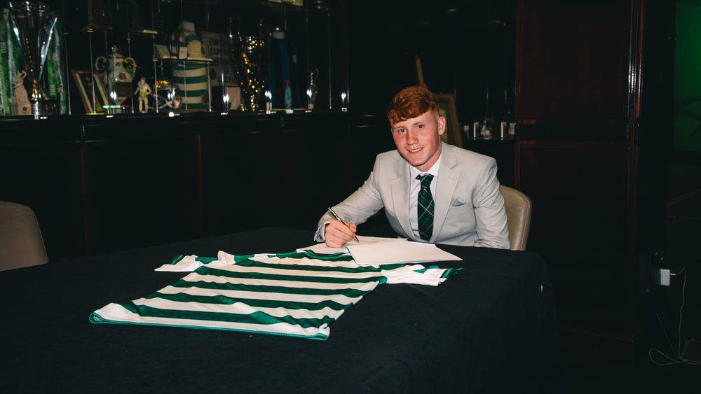Conor Daly signs his first professional contract with Celtic