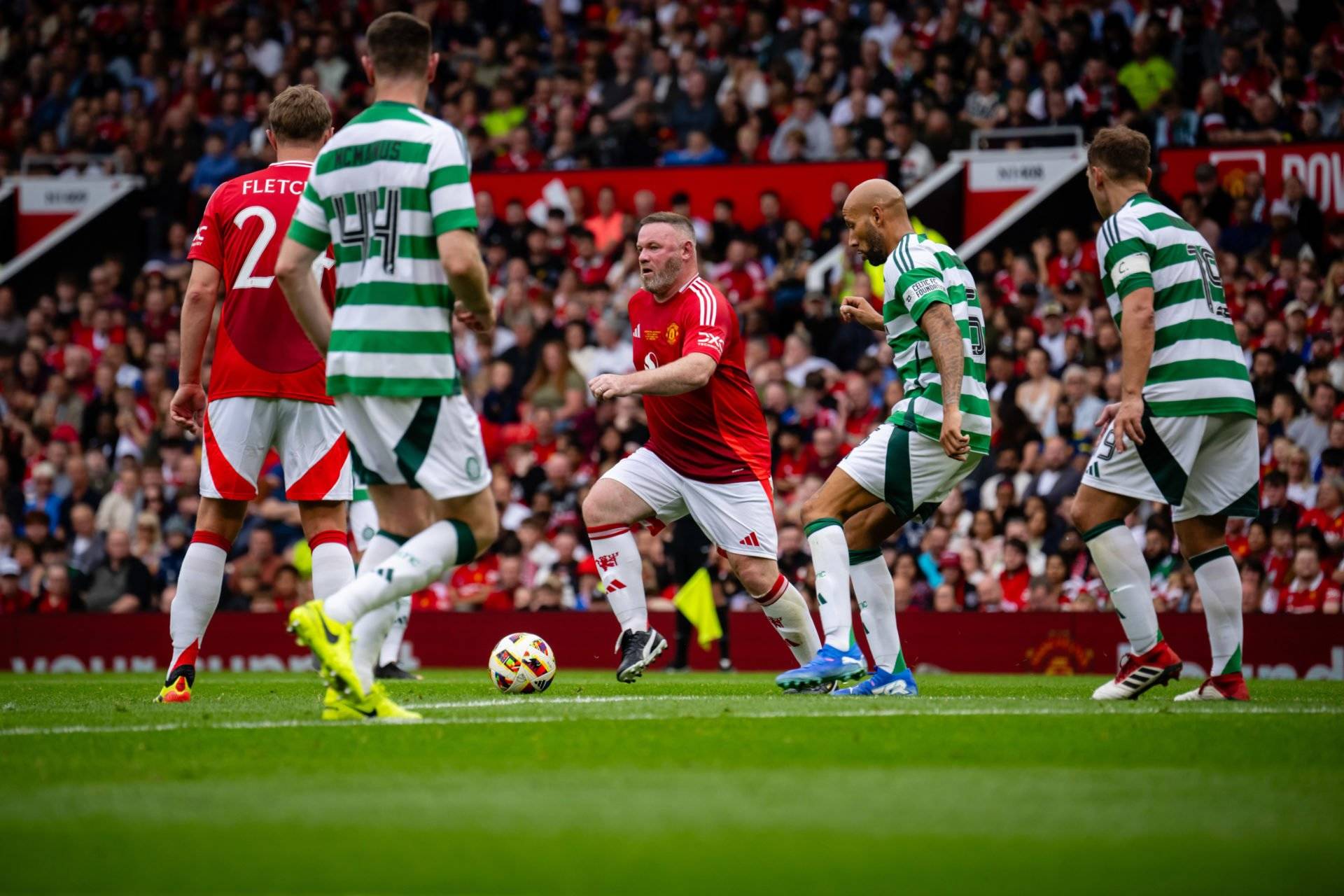 ‘Tears in my eyes’ &ndash; Celtic fans are delighted to see Treble winner return for legends fixture