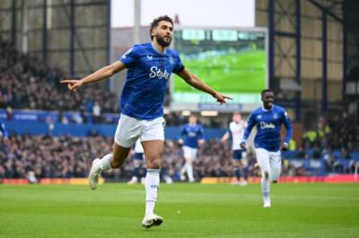 The ‘no-brainer’ Celtic transfer move for 71-goal striker that has Rangers legend ‘worried’