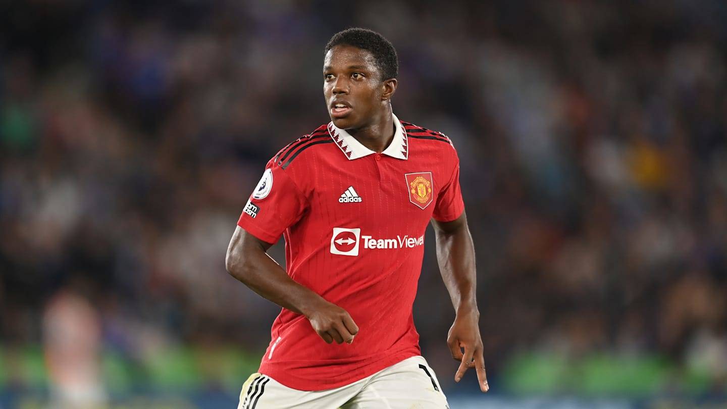 Celtic fans stunned by bargain fee they could sign Tyrell Malacia for