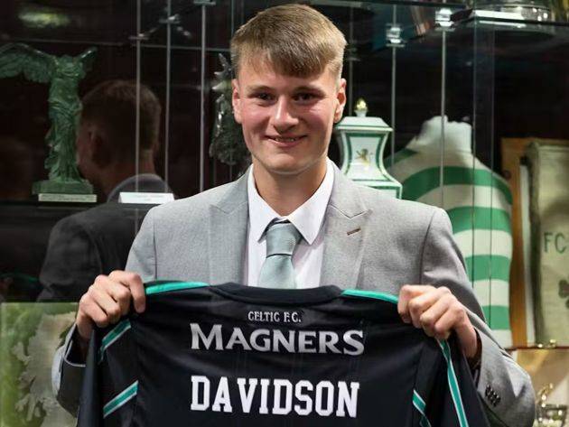 Former Celtic academy star set to join Neil Lennon at Dunfermline