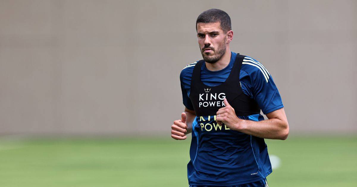Conor Coady to Rangers transfer jolted by ‘obvious’ Leicester boss revelation as Mbuyamba pitch made
