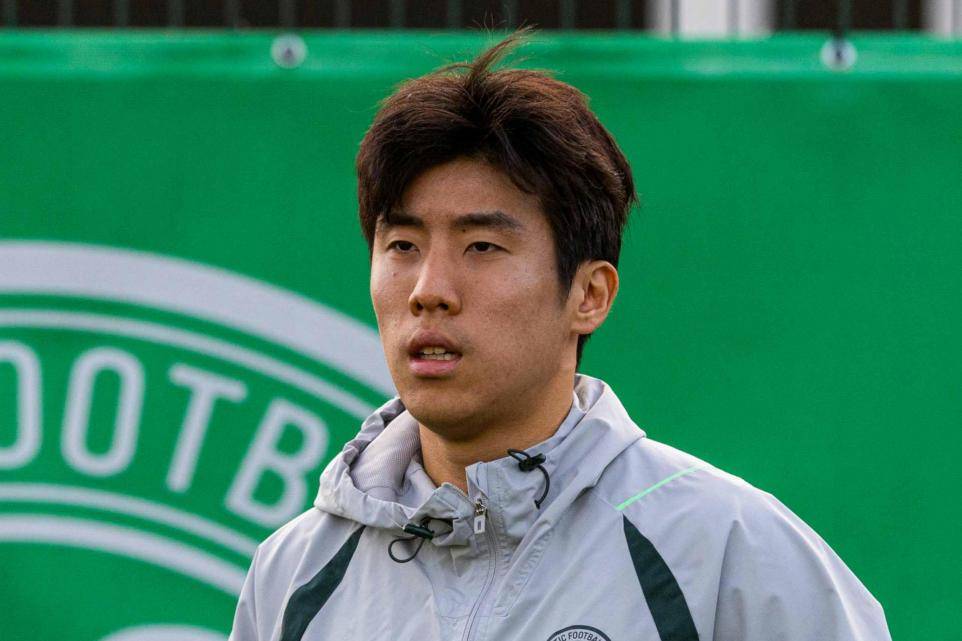 Unfancied Celtic midfielder completes permanent transfer to Ligue 1