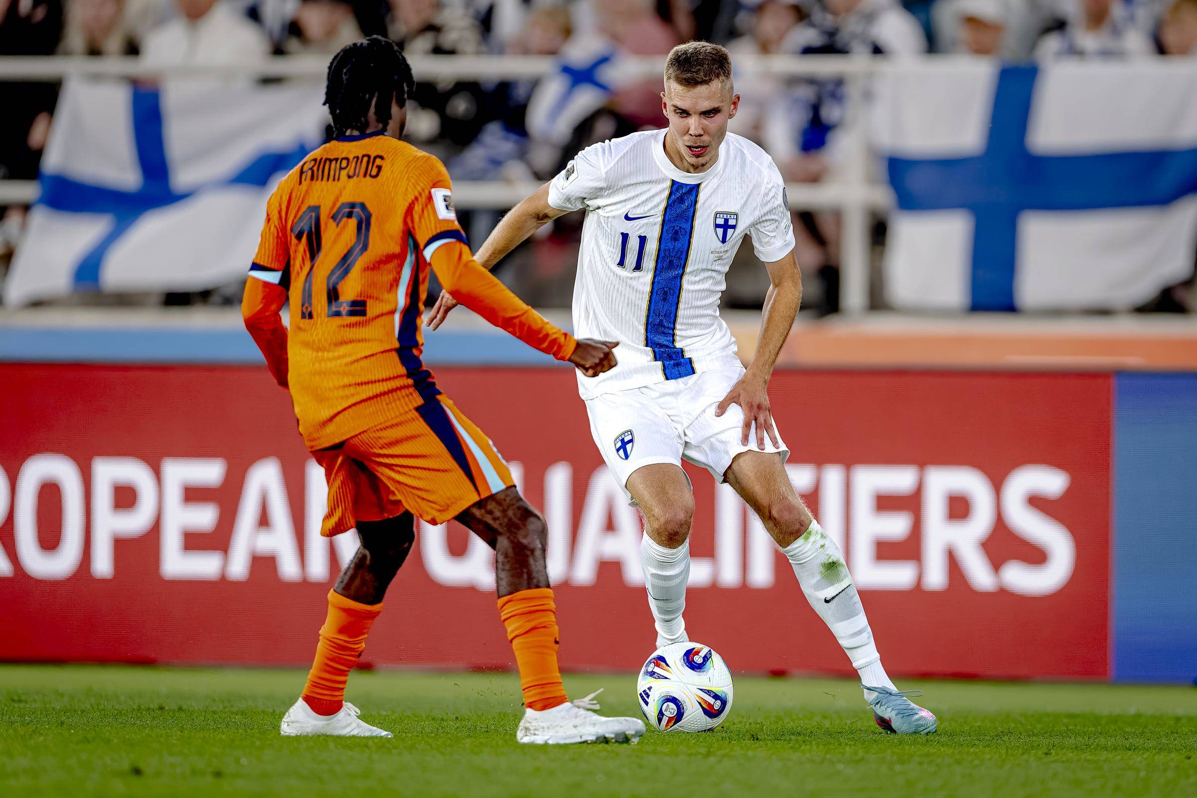 Stephen McGowan: Eredivisie side expect Rangers offer for winger, Celtic latest