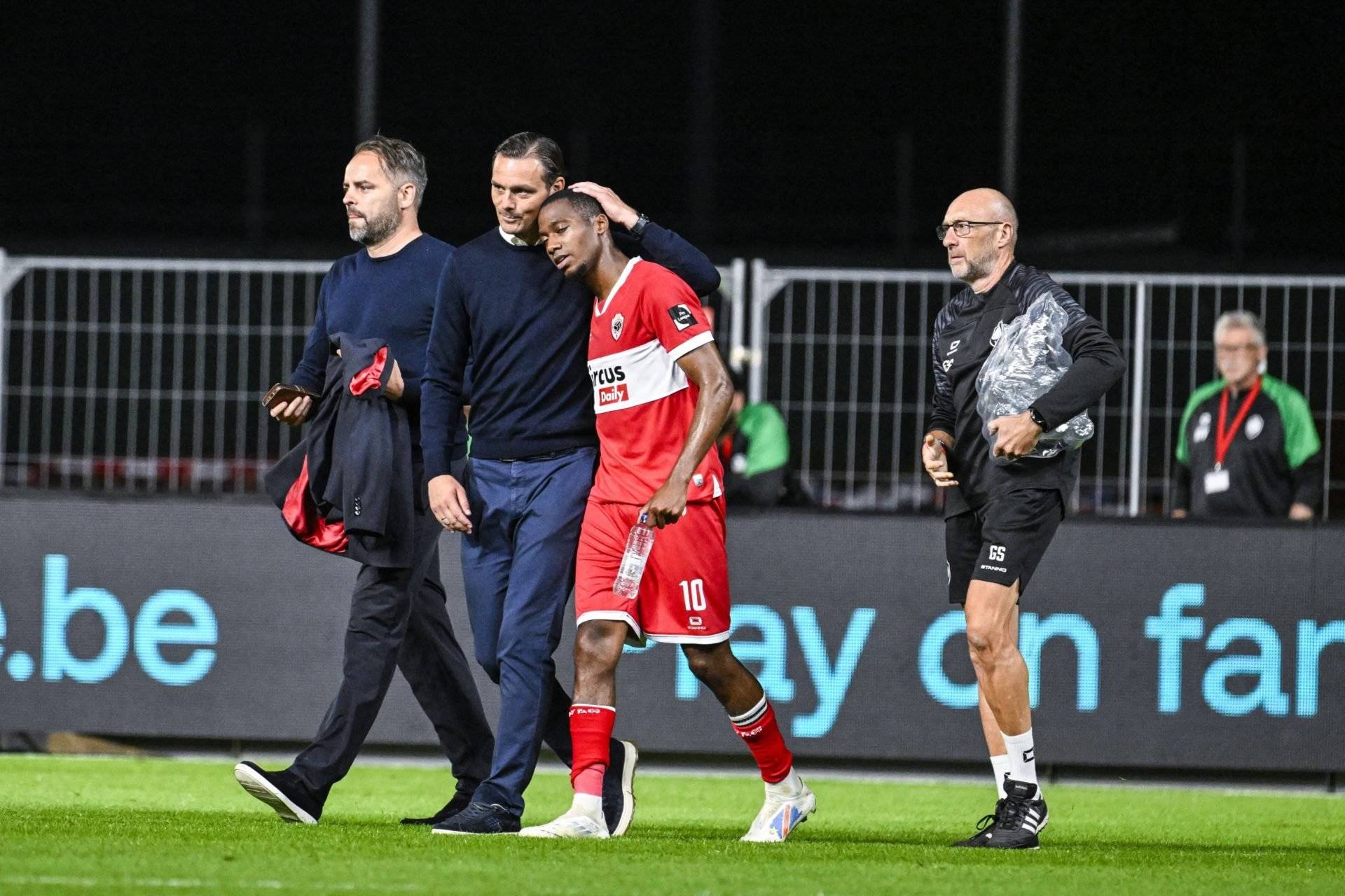 ‘Advanced discussions’ &ndash; Ligue 1 club push dilly-dallying Celtic aside in Michel-Ange Balikwisha race