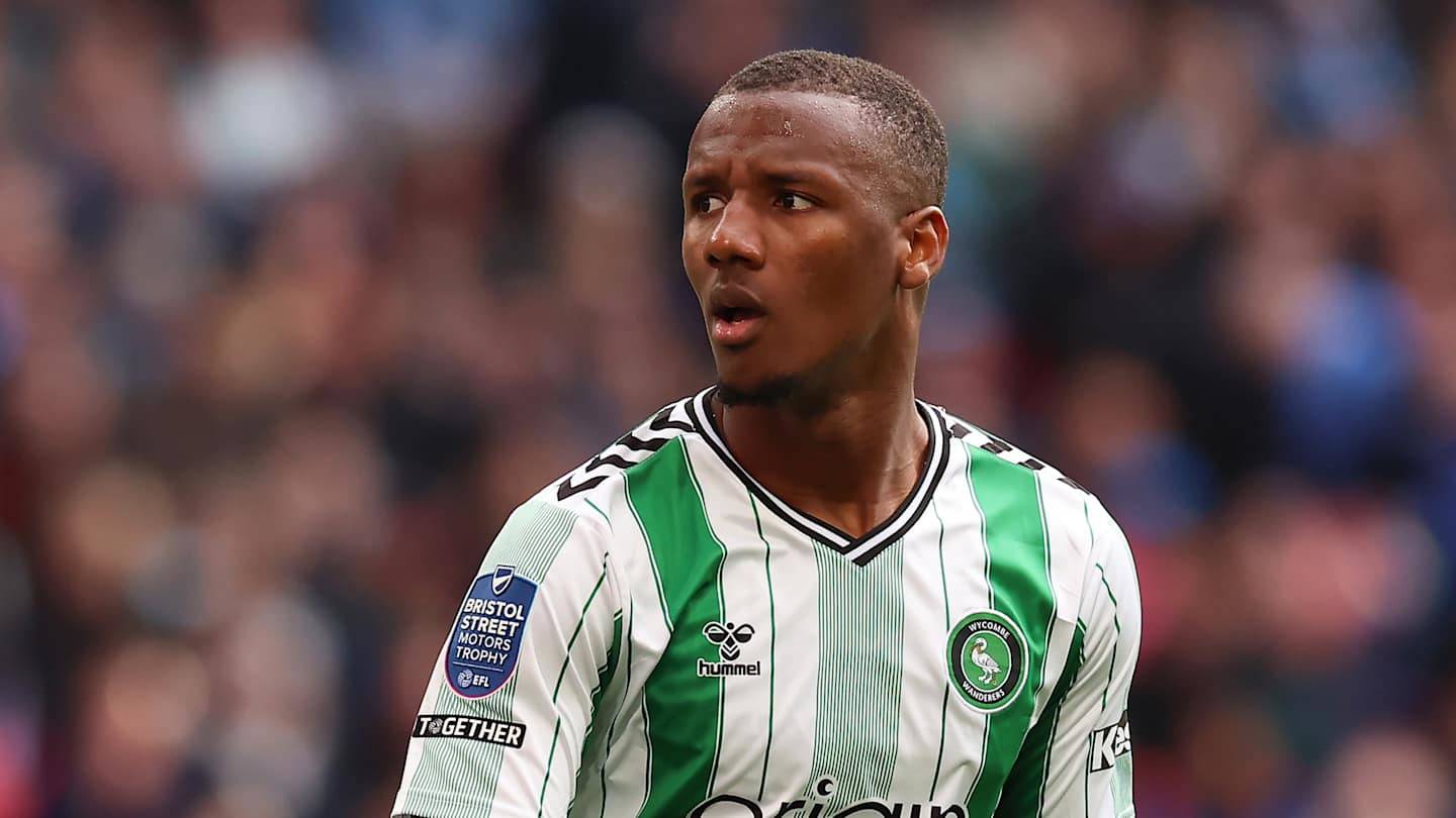 Celtic told they can sign striker with 21 goals last season for £5m