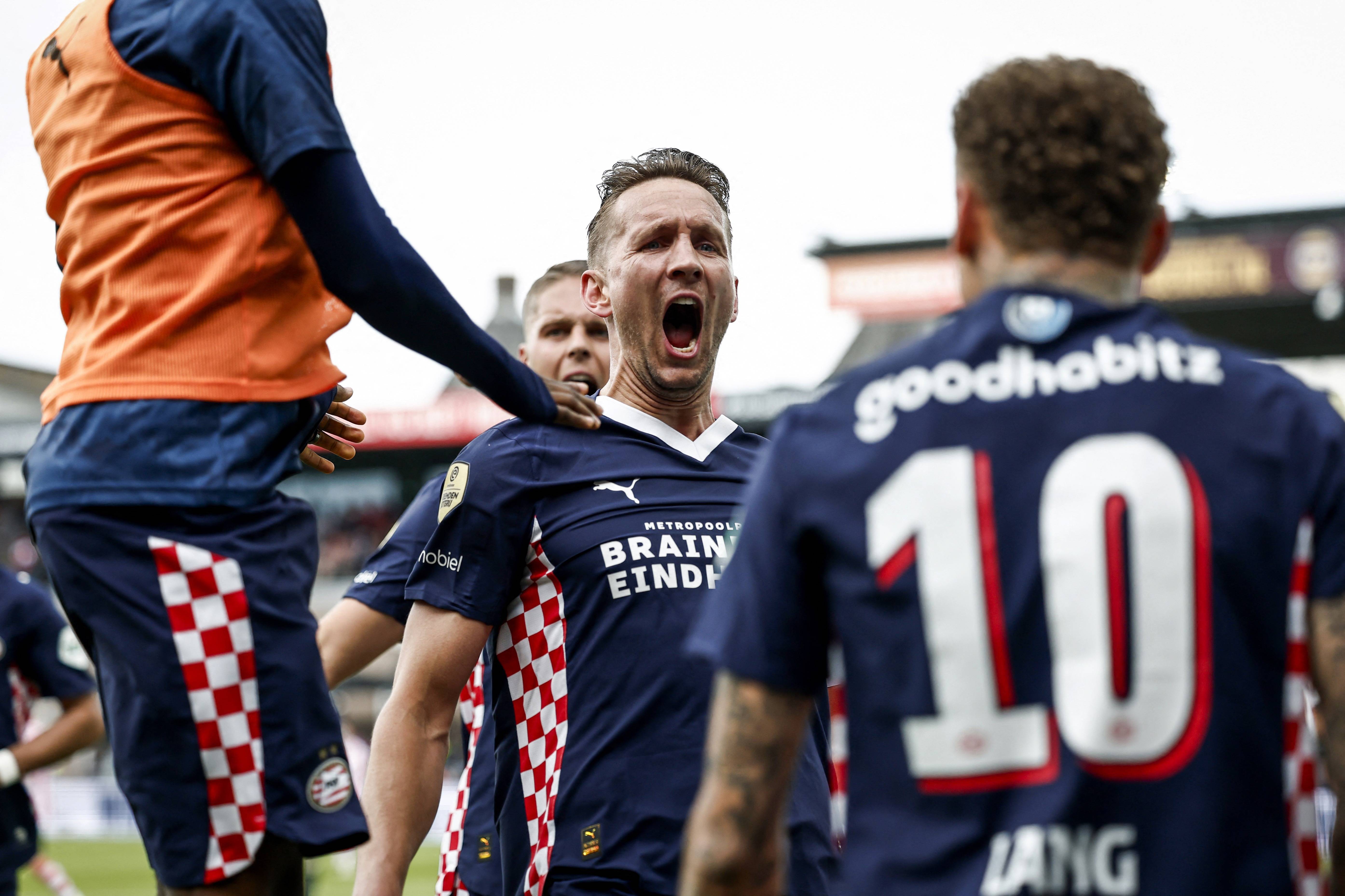 Rangers-linked striker ends Ibrox transfer speculation, former Celtic star nears reunion with ex Hoops teammate