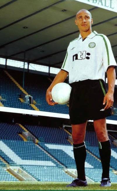 Photo Of The Day: Henrik Larsson, When Away Kits Were Simple