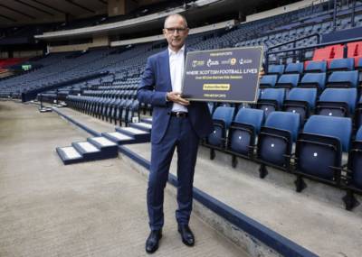 Martin O’Neill sends Adam Idah a message on his Celtic form and pressure