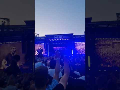 PROPER ATMOSPHERIC Oasis Half The World Away Full Stadium Singing #oasislive #edinburgh #murrayfield