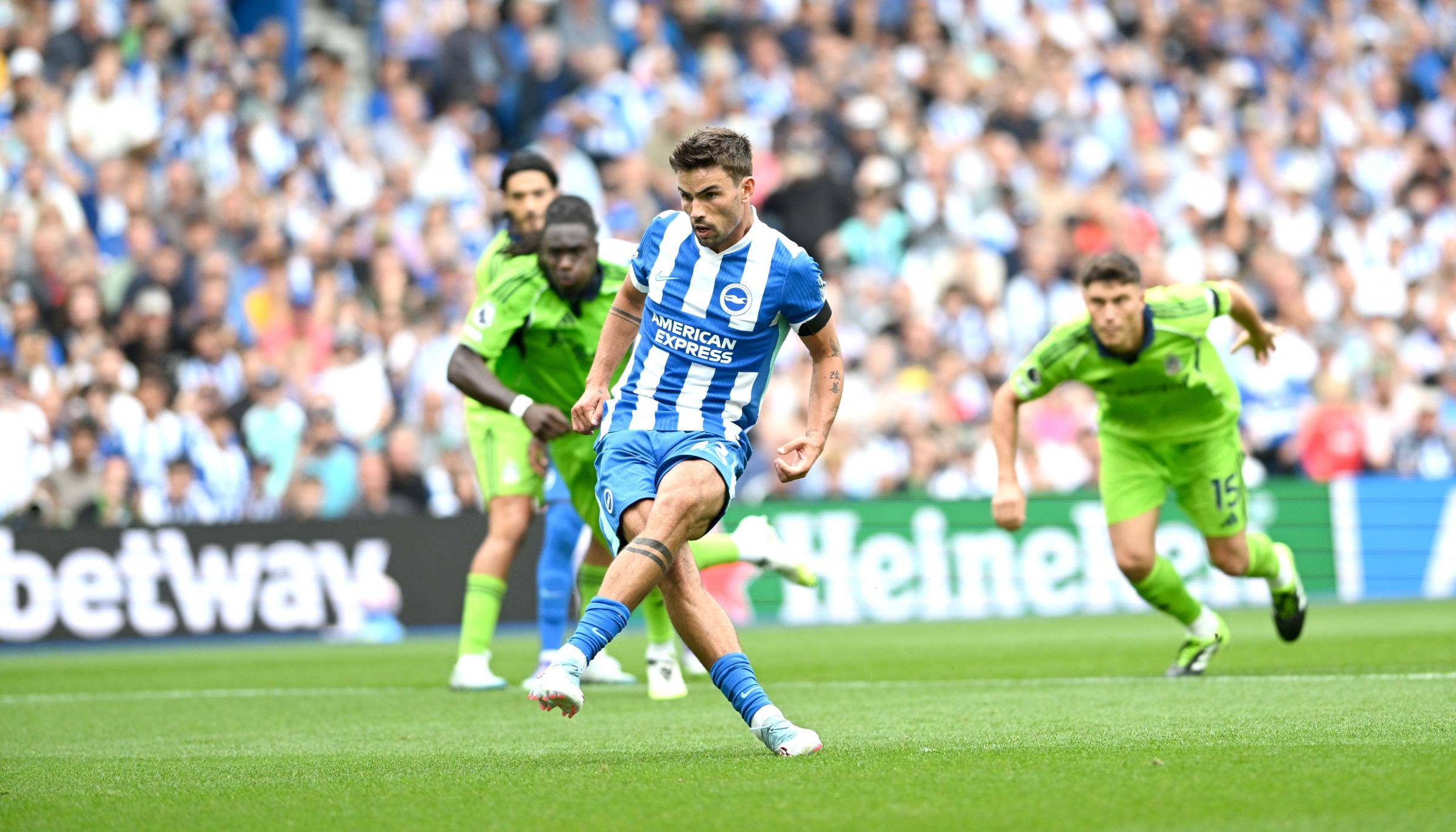 Matt O’Riley speaks on shock Juventus links after ex-Celtic star scores for Brighton