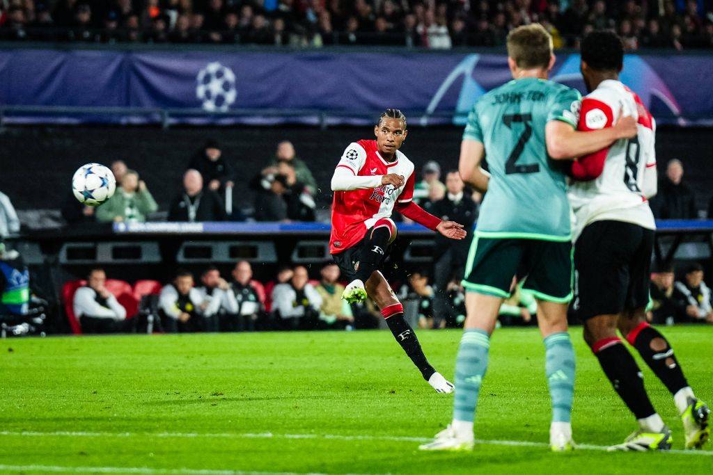 Report: Feyenoord ready to sanction sale of Calvin Stengs amid Celtic interest