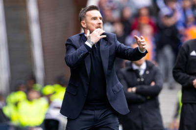 Watch yer back Russell- Barry Ferguson stands up for Igamane