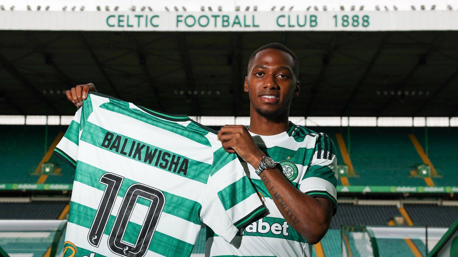 Celtic sign winger Balikwisha from Royal Antwerp