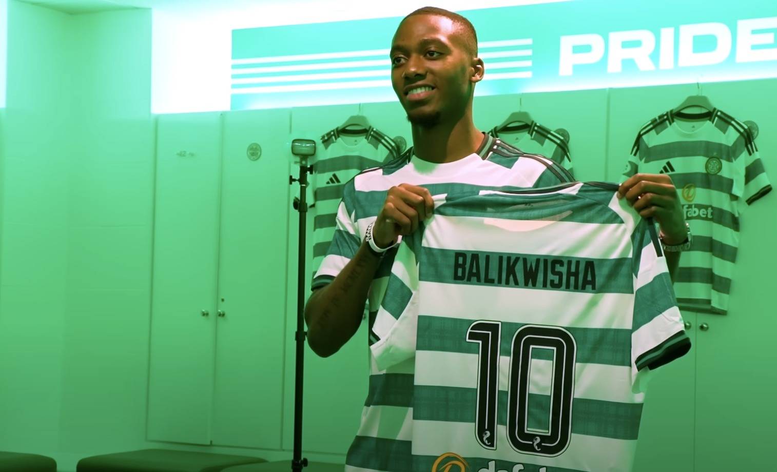 ‘Shambles’ &ndash; Celtic fans vent anger at call against Michel-Ange Balikwisha during draw vs Rangers