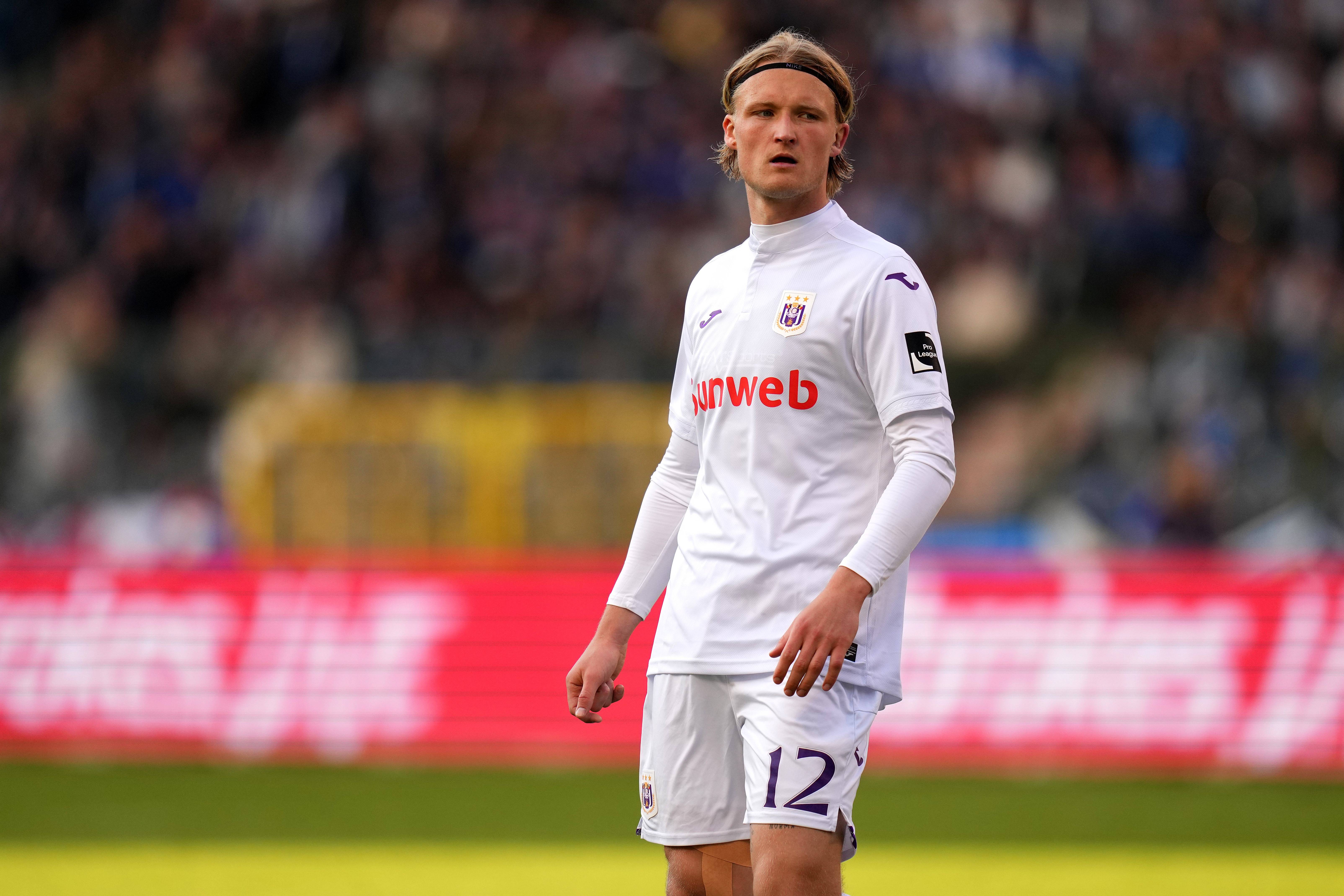 Kasper Dolberg to Celtic latest: transfer could still be ‘miles away’ as Anderlecht drop Deadline Day hint