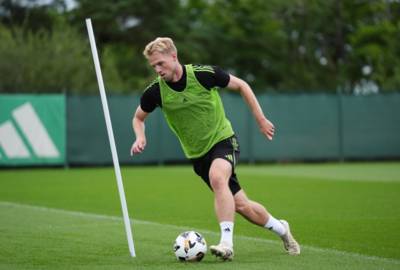 Scottish Premiership side ‘in talks’ with Celtic over late Stephen Welsh move