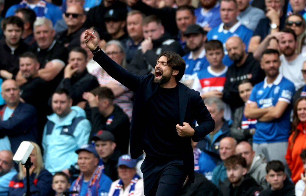 Booo Sea of Ibrox: Hearts Go Top, Celtic Must Respond