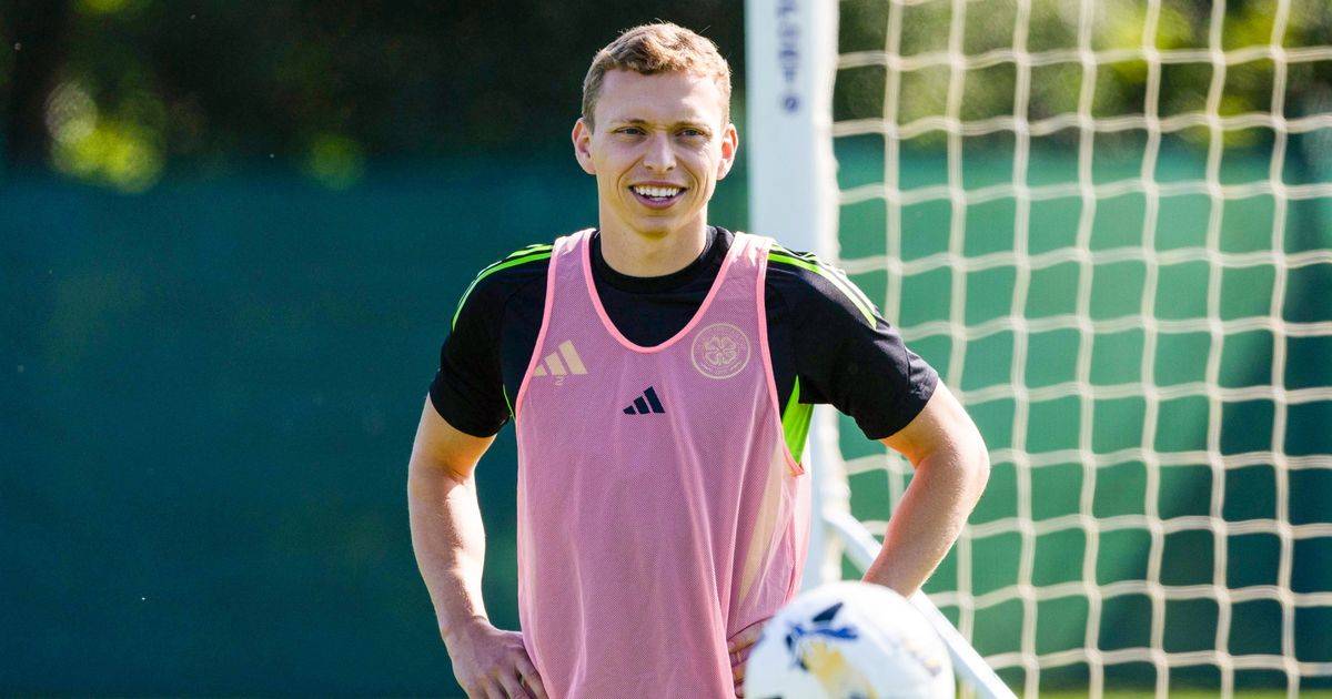Alistair Johnston lands Everton transfer pitch as David Moyes ‘would love’ Celtic deal